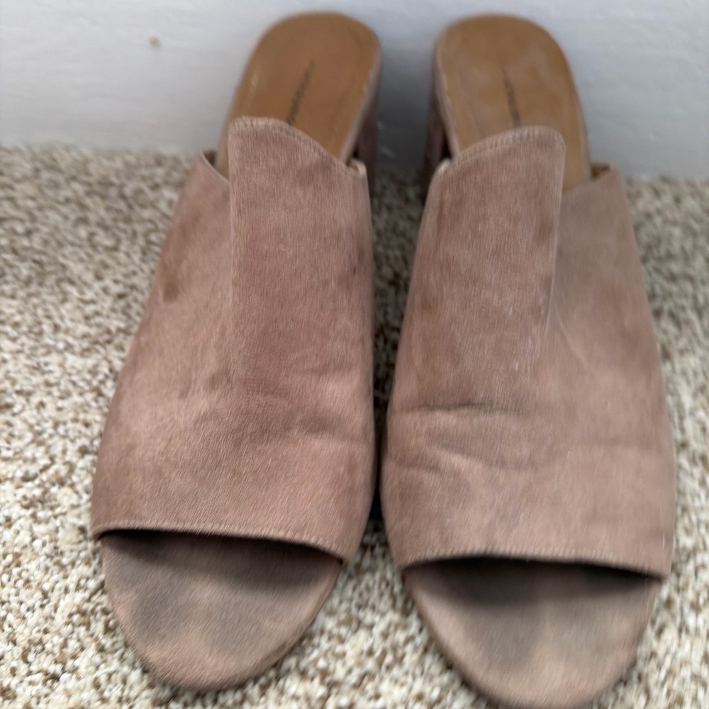 14th & Union Hayzel Suede Block Heel MuleMushroom Size 9.5